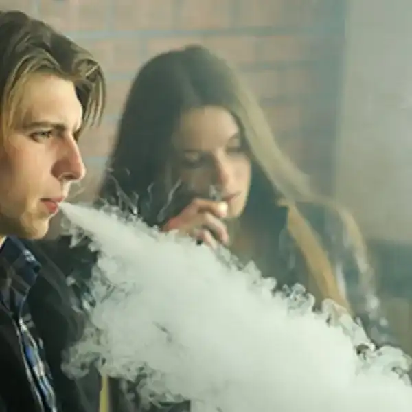 Heavy e-smokers: in highly dependent ，Understand the folds and balance of life new-vape.com